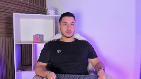 Snapshot of axel_grey_ chatting on 24, 10, 2025 axel_grey_ online show from 24, 10, 2025
