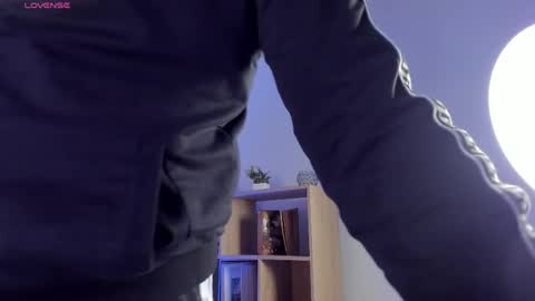 axel_grey_ online show from 4, 5, 2026