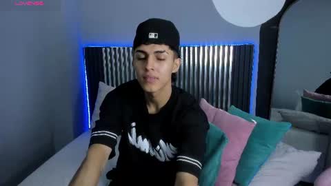 Snapshot of axel_mendoza_ chatting on 2, 7, 2026 A X E L online show from 2, 7, 2026
