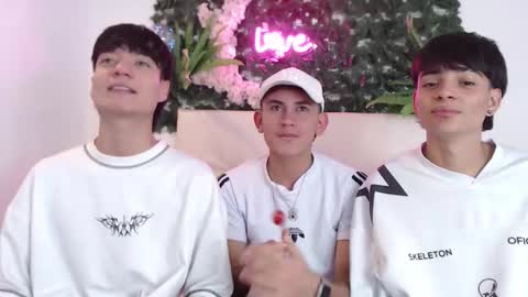 axel_milo_and_kairo online show from 9, 11, 2025