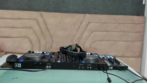 Axel  online show from 16, 4, 2026