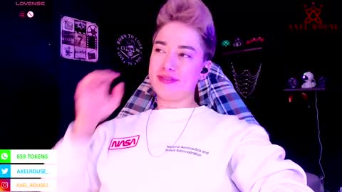 Snapshot of axel_rouse1 chatting on 8, 10, 2025 Axel Rouse online show from 8, 10, 2025