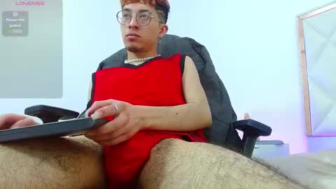 Snapshot of axel_tay1 chatting on 15, 10, 2025 AXEL  online show from 15, 10, 2025