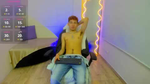 Snapshot of axel_tay1 chatting on 17, 10, 2025 AXEL  online show from 17, 10, 2025