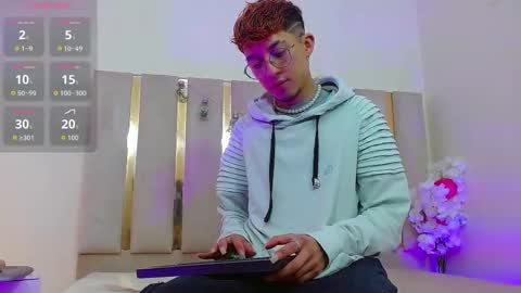 Snapshot of axel_tay1 chatting on 24, 10, 2025 AXEL  online show from 24, 10, 2025