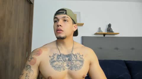 Snapshot of axel_taylor21 chatting on 10, 10, 2025 INDEPENDENT MODEL online show from 10, 10, 2025