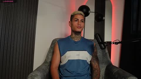 Agustin online show from 11, 12, 2024