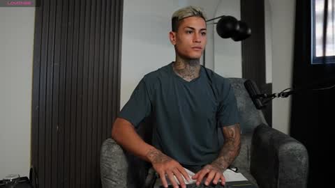 Agustin online show from 30, 12, 2024