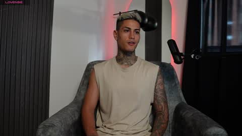 Agustin online show from 4, 1, 2025