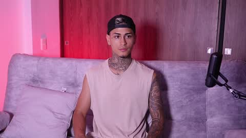 Agustin online show from 27, 1, 2025