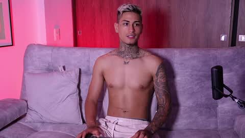 Agustin online show from 28, 1, 2025