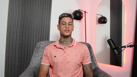 Agustin online show from 10, 2, 2025