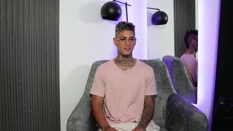 Agustin online show from 17, 2, 2025