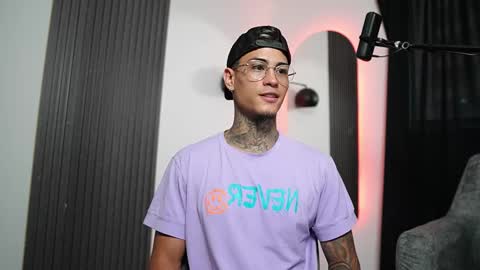 Agustin online show from 28, 2, 2025