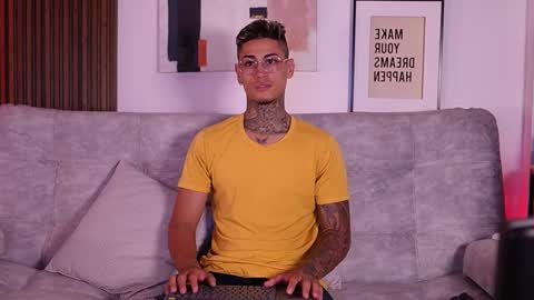 Agustin online show from 8, 3, 2025