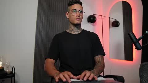 Agustin online show from 12, 3, 2025