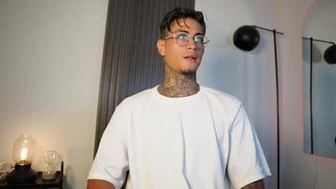 Agustin online show from 11, 9, 2025