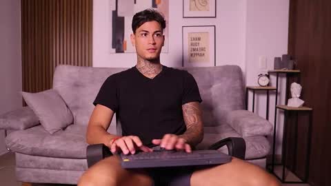 Agustin online show from 2, 10, 2025