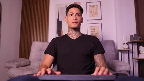 Agustin online show from 2, 10, 2025