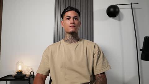 Agustin online show from 4, 10, 2025