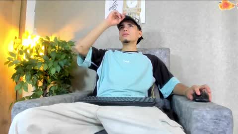 Snapshot of axel_wiliams chatting on 6, 10, 2025 axel online show from 6, 10, 2025