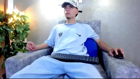 Snapshot of axel_wiliams chatting on 10, 10, 2025 axel online show from 10, 10, 2025