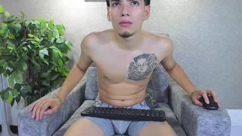 Snapshot of axel_wiliams chatting on 14, 11, 2025 axel online show from 14, 11, 2025