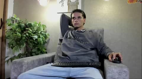 axel  online show from 3, 12, 2025