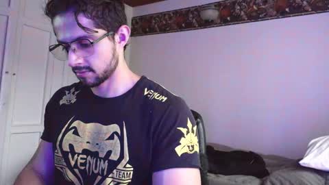 Snapshot of axelcr0ss chatting on 12, 11, 2025 axelcr0ss online show from 12, 11, 2025