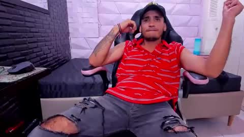 Snapshot of axell_cross2 chatting on 3, 2, 2025 Axell Cross2 online show from 3, 2, 2025