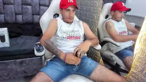 Snapshot of axell_cross2 chatting on 4, 2, 2025 Axell Cross2 online show from 4, 2, 2025