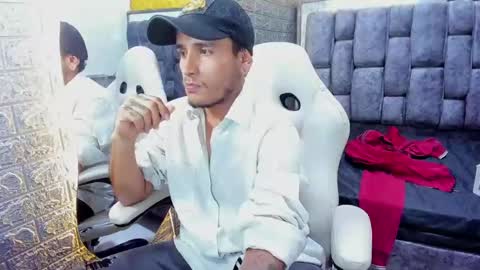 Snapshot of axell_cross2 chatting on 8, 2, 2025 Axell Cross2 online show from 8, 2, 2025