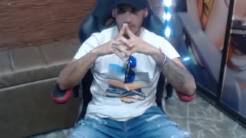 Snapshot of axell_cross2 chatting on 12, 2, 2025 Axell Cross2 online show from 12, 2, 2025