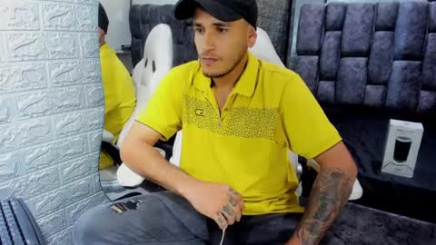 Snapshot of axell_cross2 chatting on 24, 2, 2025 Axell Cross2 online show from 24, 2, 2025