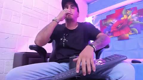 Snapshot of axell_cross2 chatting on 2, 10, 2025 Axell Cross2 online show from 2, 10, 2025