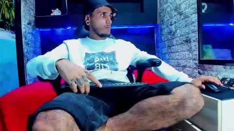 Axell Cross2 online show from 12, 5, 2026