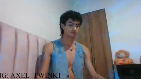 Snapshot of axellatino_ chatting on 11, 11, 2025 Axel online show from 11, 11, 2025