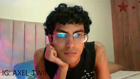 Snapshot of axellatino_ chatting on 19, 11, 2025 Axel online show from 19, 11, 2025