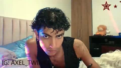 Snapshot of axellatino_ chatting on 3, 12, 2025 Axel online show from 3, 12, 2025