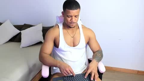 Snapshot of axelldasilva chatting on 28, 9, 2025 AXEL DA SILVA online show from 28, 9, 2025