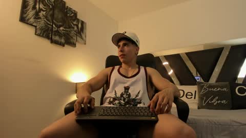 Snapshot of axelmartinezz chatting on 5, 4, 2026 axelmartinezz online show from 5, 4, 2026