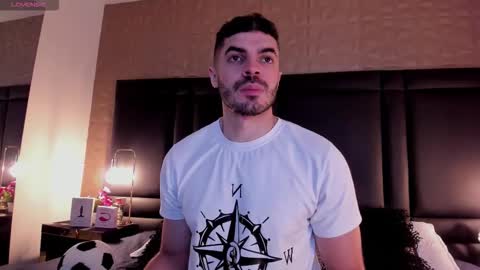 Axel Thompsom online show from 6, 11, 2025