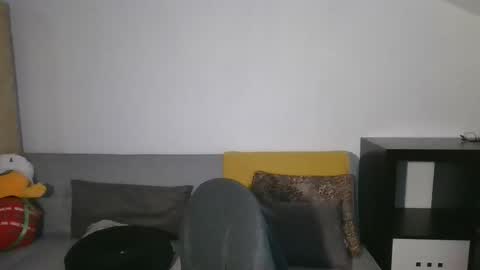 Snapshot of axuepetitt chatting on 25, 4, 2026 axue online show from 25, 4, 2026