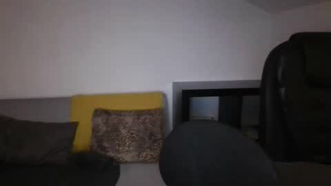 Snapshot of axuepetitt chatting on 27, 4, 2026 axue online show from 27, 4, 2026