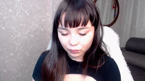 Aya Moon online show from 4, 1, 2025