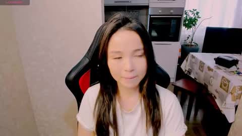 Snapshot of aya_moon chatting on 10, 11, 2025 Aya Moon online show from 10, 11, 2025