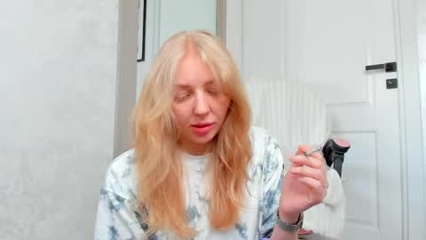 Snapshot of ayaye_ chatting on 19, 5, 2026 SundyRose online show from 19, 5, 2026