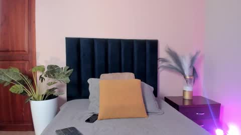 AylaStonne online show from 3, 2, 2026