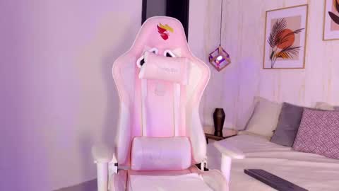 Ayleen online show from 4, 10, 2025