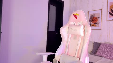 Ayleen online show from 5, 10, 2025